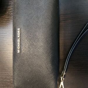 Michael Kors Black Pebbled Continental Wristlet